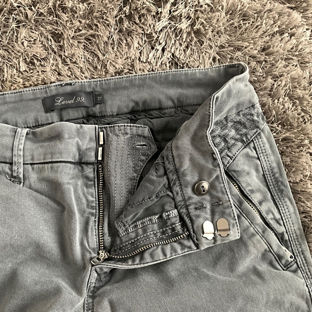 Gray Level-99 jeans. Spectacular detail.  Zipped pockets,  zip/clip/button waist